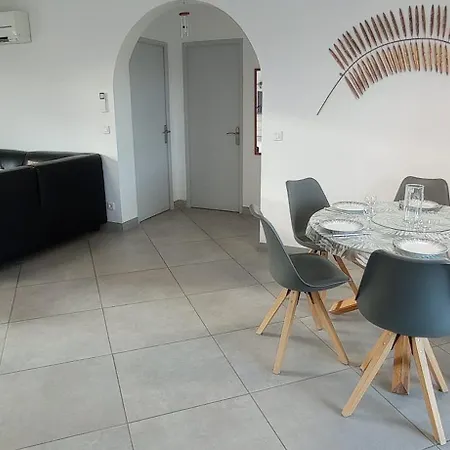 Сasa de vacaciones Maison Au Calme Avec Jardin Et Piscine Raphael