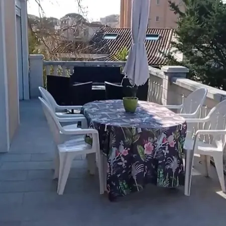 Сasa de vacaciones Maison Au Calme Avec Jardin Et Piscine Raphael