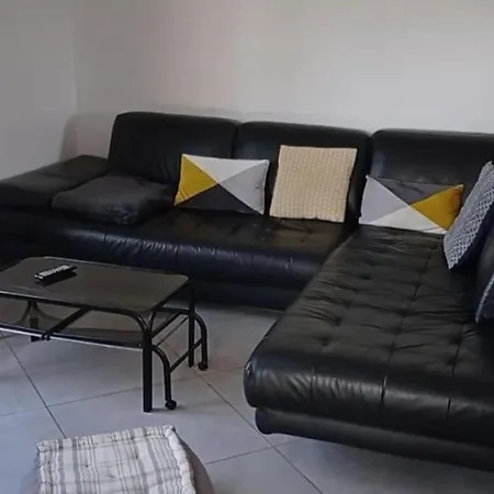 Maison Au Calme Avec Jardin Et Piscine Raphael