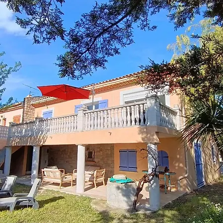Сasa de vacaciones Maison Au Calme Avec Jardin Et Piscine Raphael